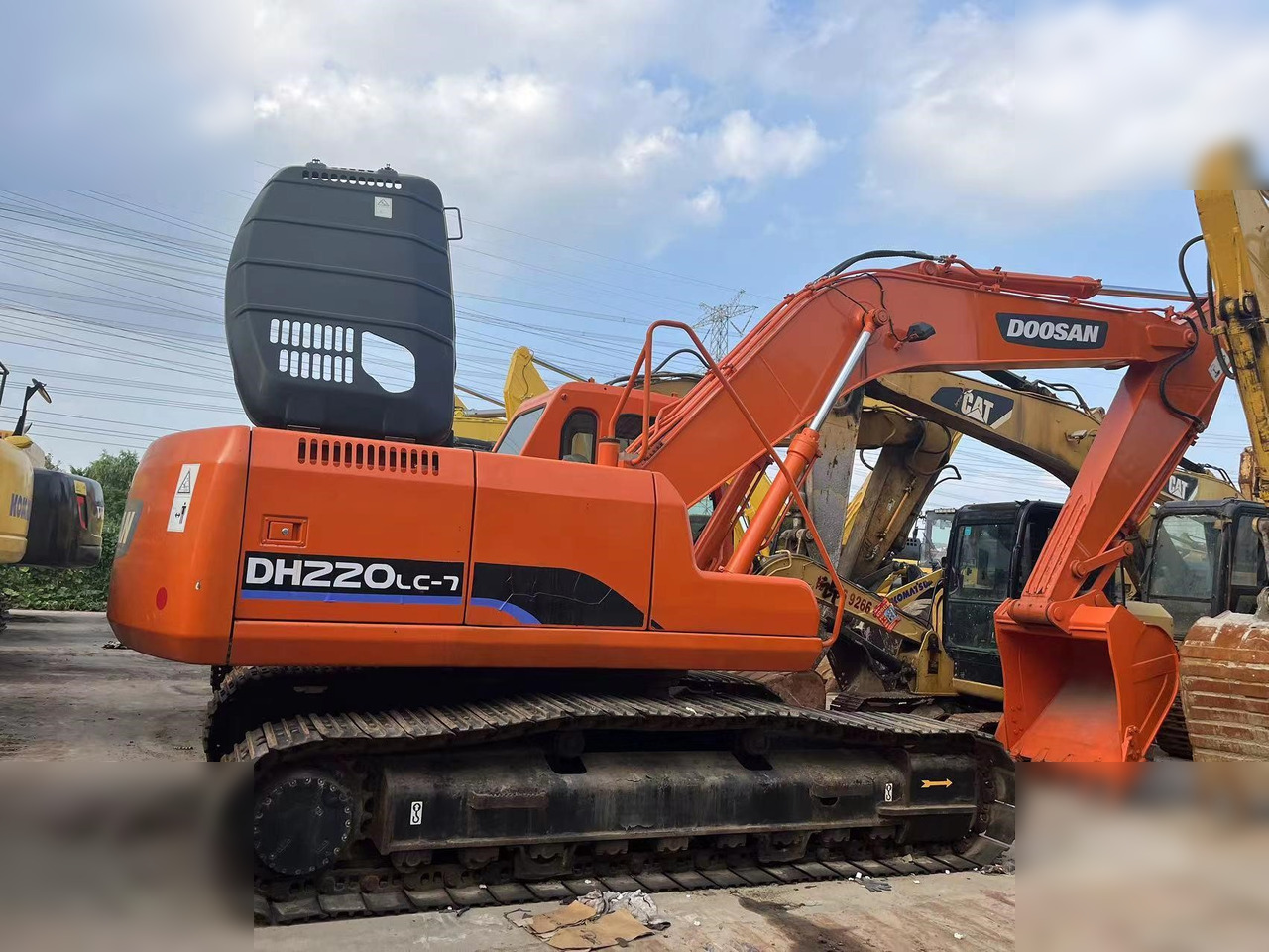 DOOSAN DH220 LC-7 - Pelle sur chenille: photos 1 DOOSAN DH220 LC-7 - Pelle sur chenille: photos 1