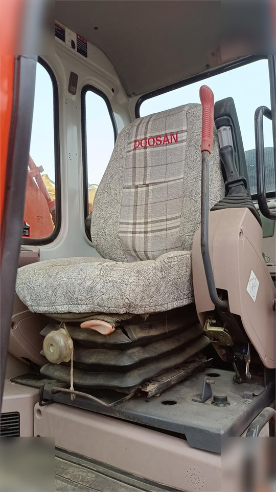 DOOSAN DH220 LC-7 - Pelle sur chenille: photos 4 DOOSAN DH220 LC-7 - Pelle sur chenille: photos 4