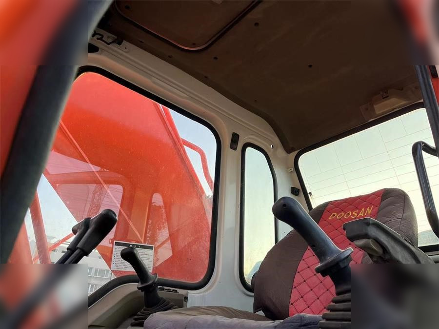 DOOSAN DH300 LC-7 - Pelle sur chenille: photos 4 DOOSAN DH300 LC-7 - Pelle sur chenille: photos 4