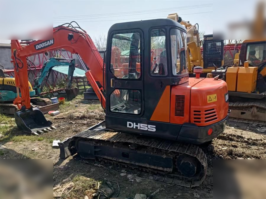 DOOSAN DH55 - Mini pelle: photos 1 DOOSAN DH55 - Mini pelle: photos 1