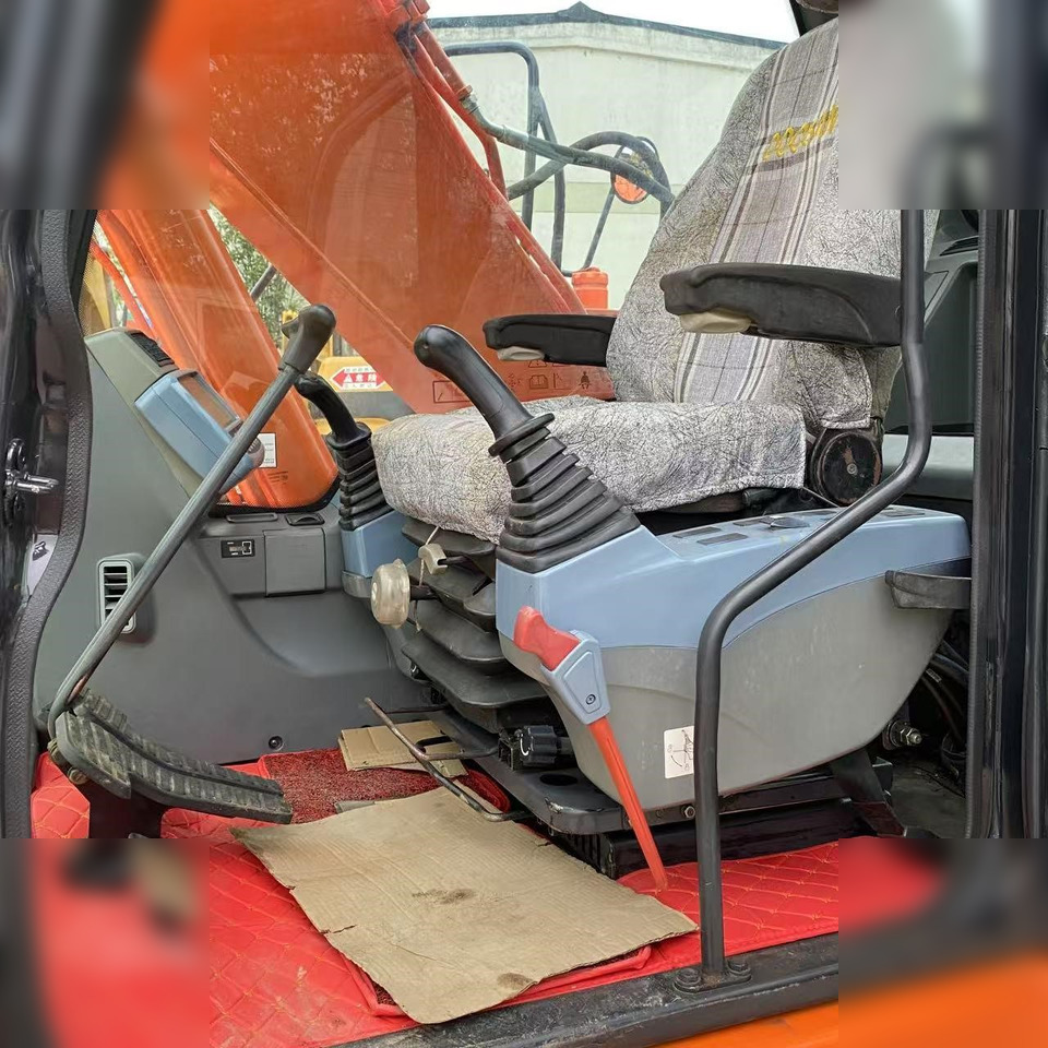DOOSAN DX140 LC - Pelle sur chenille: photos 3 DOOSAN DX140 LC - Pelle sur chenille: photos 3