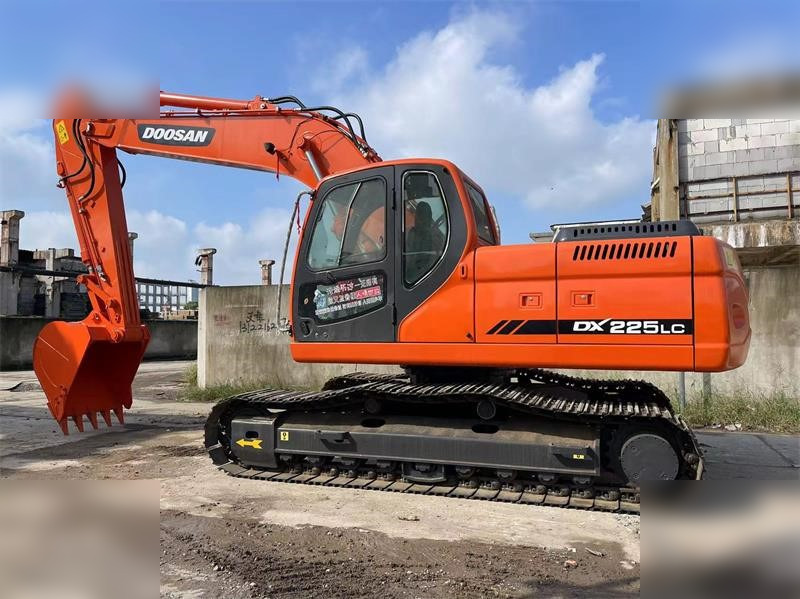 DOOSAN DX225 LC - Pelle sur chenille: photos 1 DOOSAN DX225 LC - Pelle sur chenille: photos 1