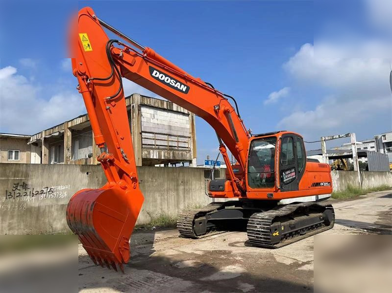 DOOSAN DX225 LC - Pelle sur chenille: photos 3 DOOSAN DX225 LC - Pelle sur chenille: photos 3