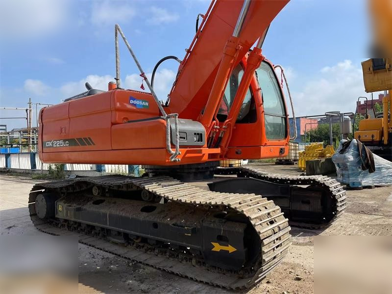 DOOSAN DX225 LC - Pelle sur chenille: photos 2 DOOSAN DX225 LC - Pelle sur chenille: photos 2