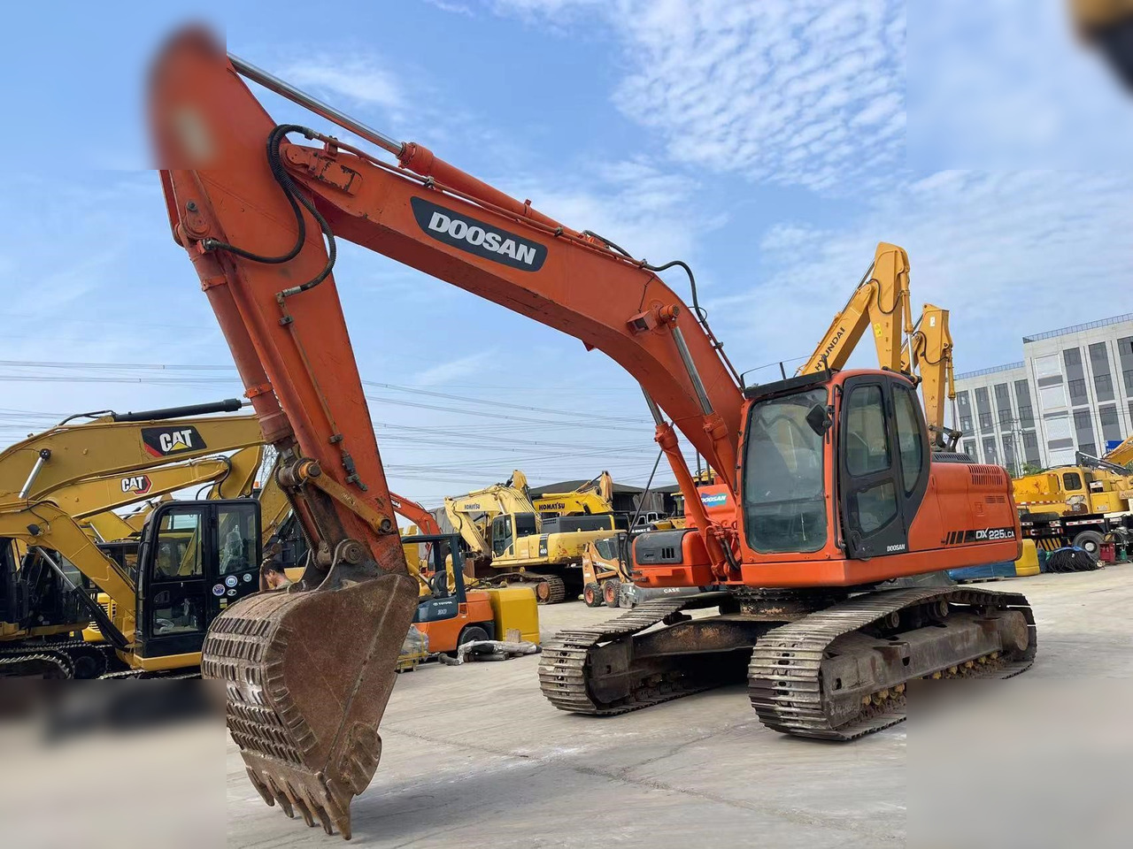 DOOSAN DX225 LCA - Pelle sur chenille: photos 1 DOOSAN DX225 LCA - Pelle sur chenille: photos 1