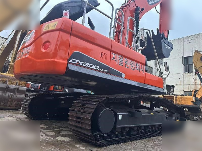 DOOSAN DX300 LC-9C - Pelle sur chenille: photos 3 DOOSAN DX300 LC-9C - Pelle sur chenille: photos 3
