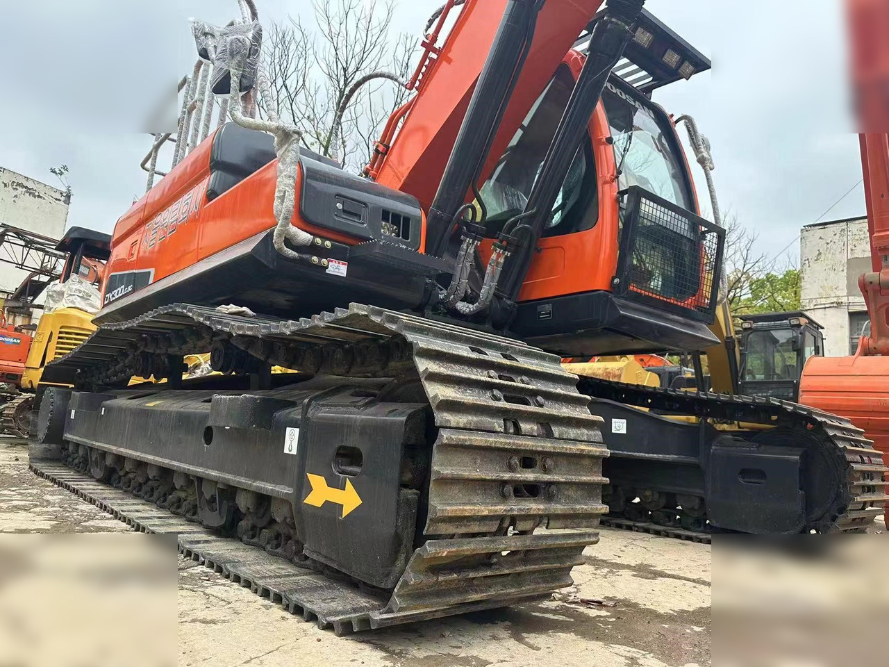 DOOSAN DX300 LC - Pelle sur chenille: photos 4 DOOSAN DX300 LC - Pelle sur chenille: photos 4
