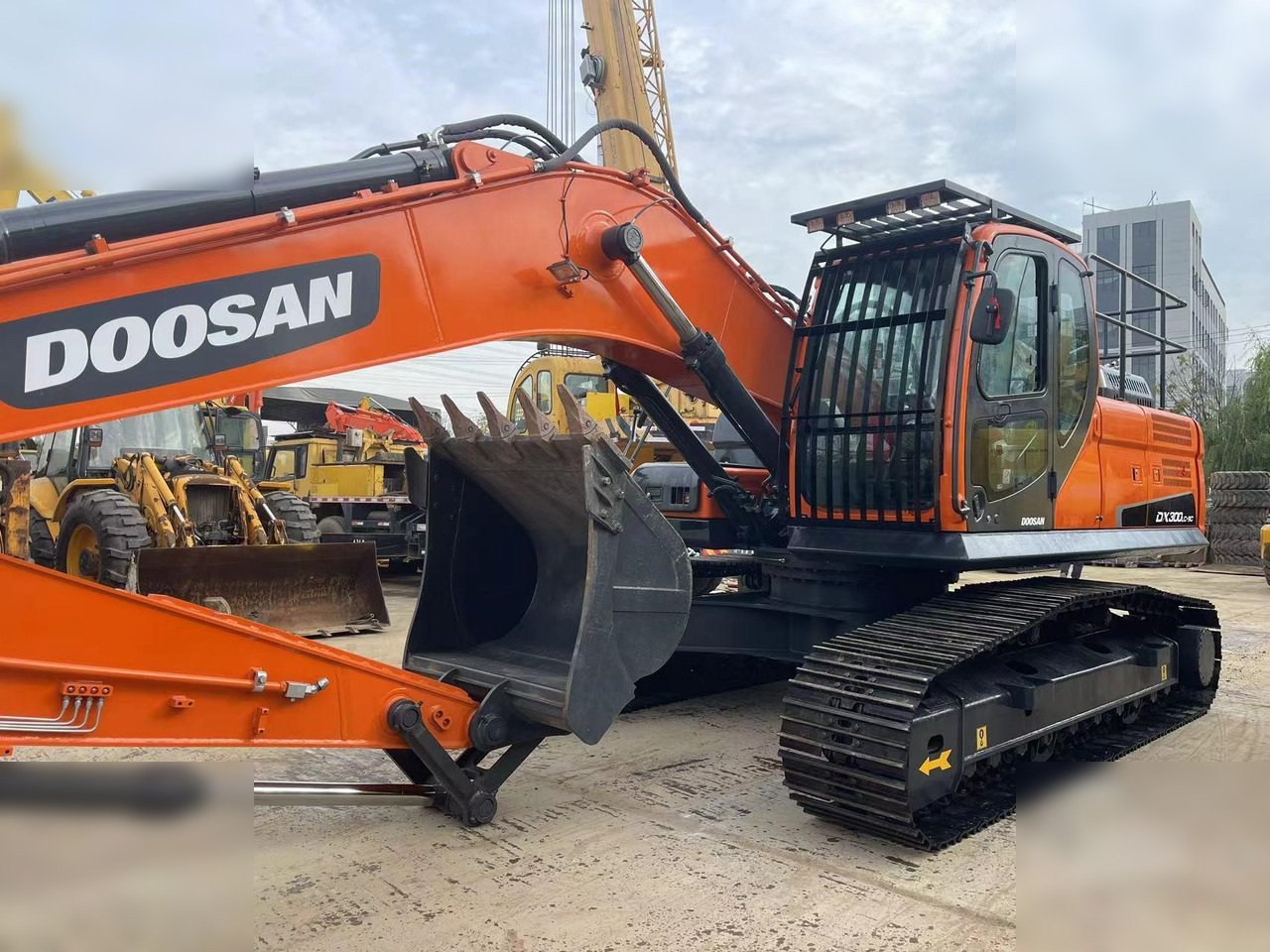 DOOSAN DX300 LCA - Pelle sur chenille: photos 2 DOOSAN DX300 LCA - Pelle sur chenille: photos 2
