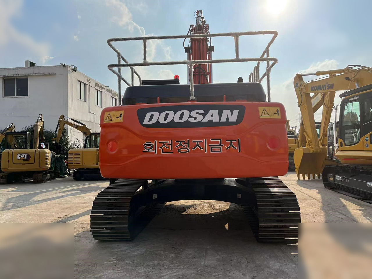 DOOSAN DX300 LCA - Pelle sur chenille: photos 2 DOOSAN DX300 LCA - Pelle sur chenille: photos 2