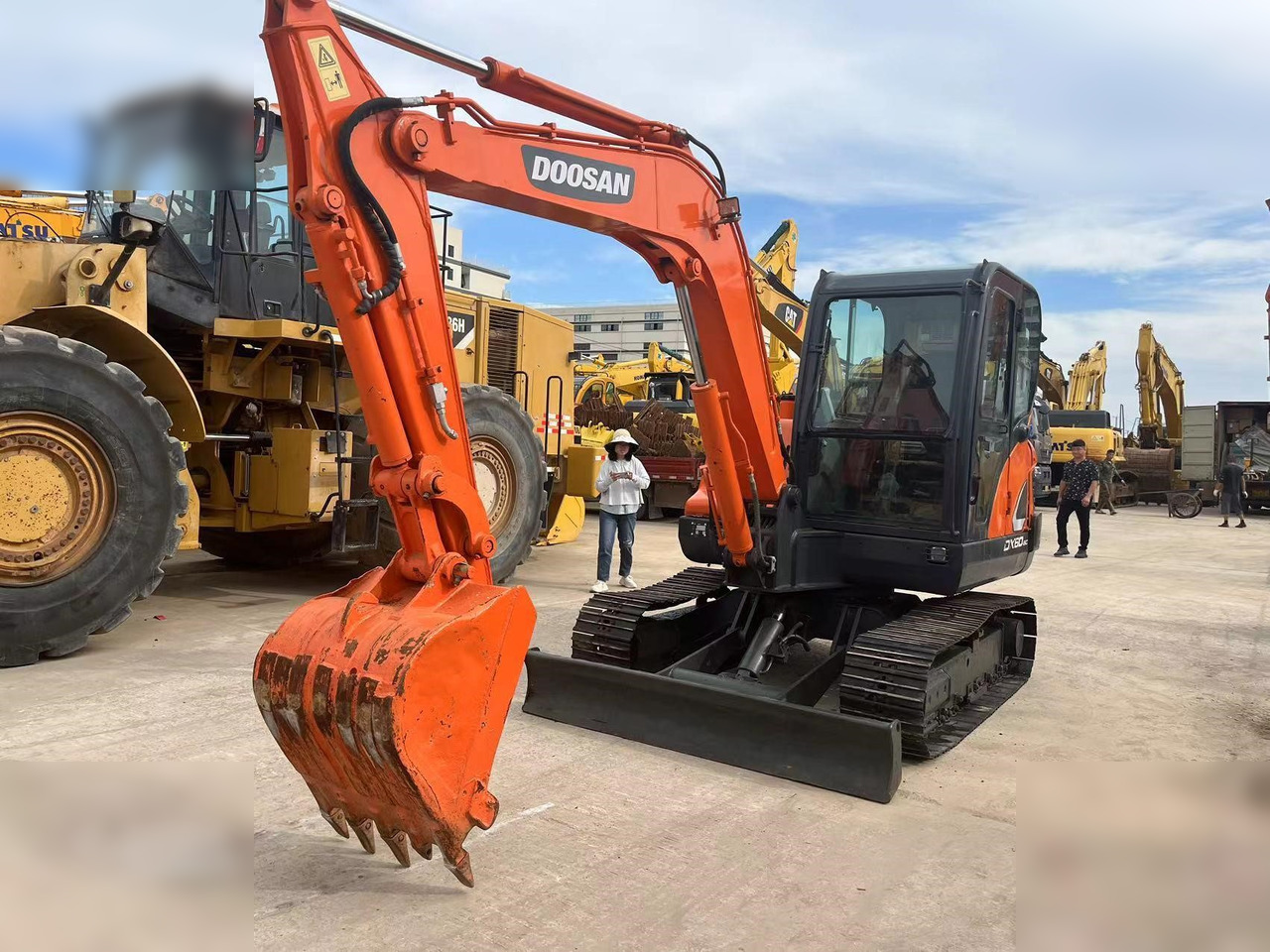 DOOSAN DX60-9C - Pelle sur chenille: photos 3 DOOSAN DX60-9C - Pelle sur chenille: photos 3