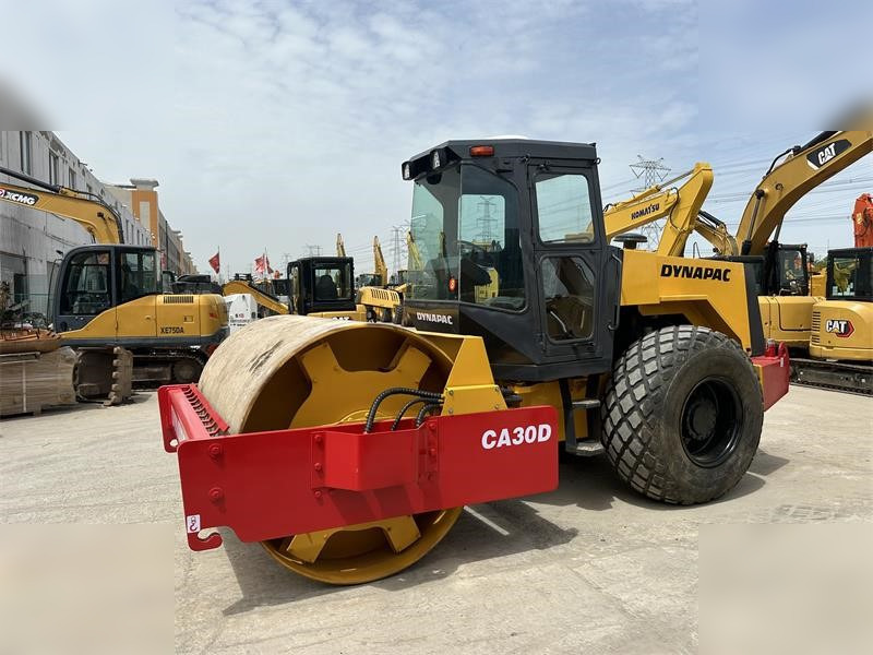 DYNAPAC CA30D - Compacteur: photos 4 DYNAPAC CA30D - Compacteur: photos 4