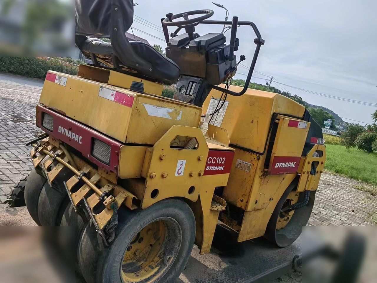 DYNAPAC CC102 II - Compacteur mixte: photos 2 DYNAPAC CC102 II - Compacteur mixte: photos 2
