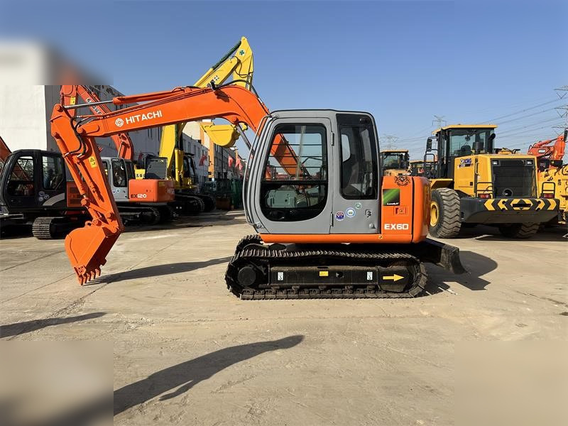 HITACHI EX60-5 - Pelle sur chenille: photos 1 HITACHI EX60-5 - Pelle sur chenille: photos 1