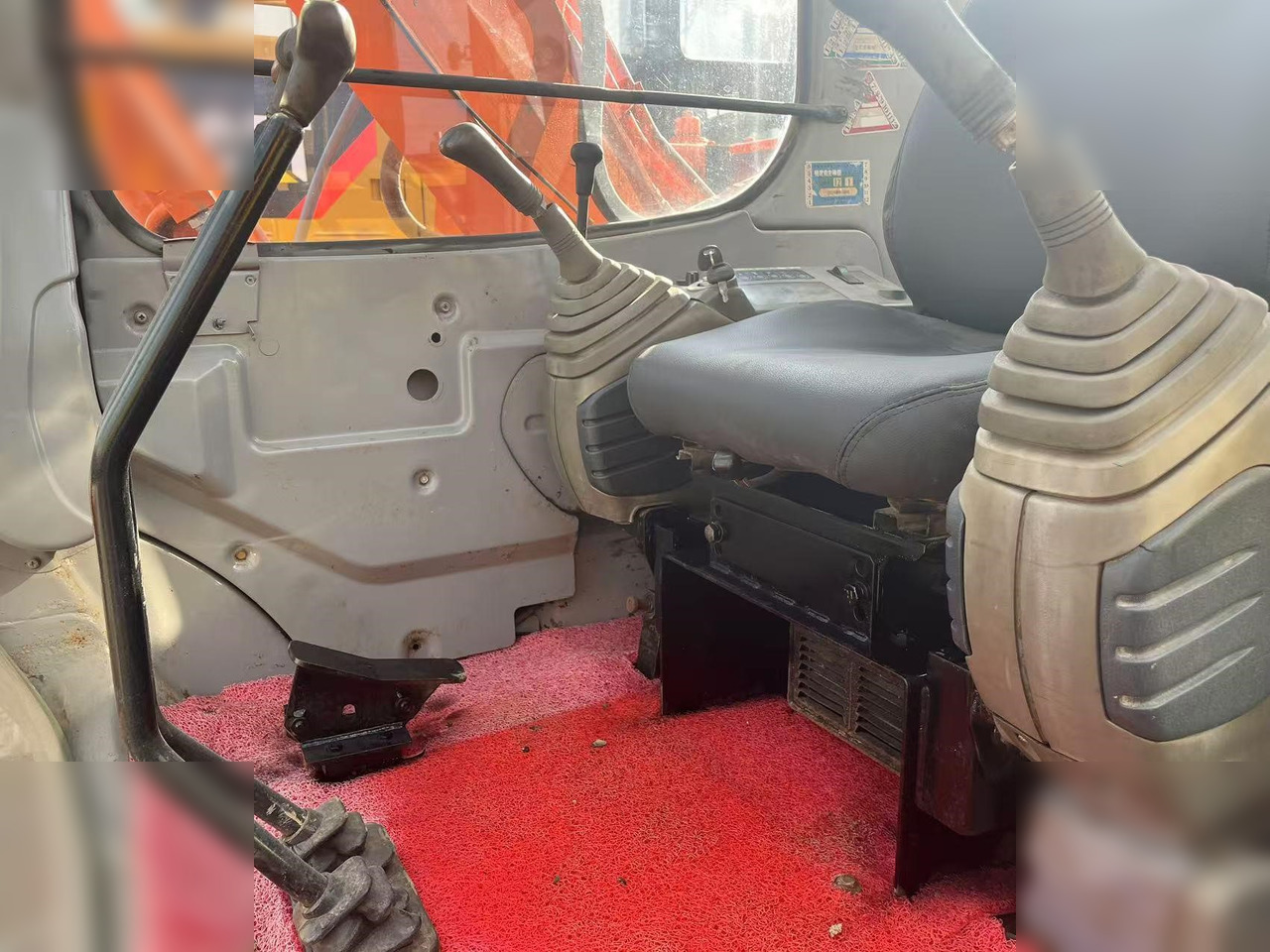 HITACHI EX60 - Pelle sur chenille: photos 5 HITACHI EX60 - Pelle sur chenille: photos 5
