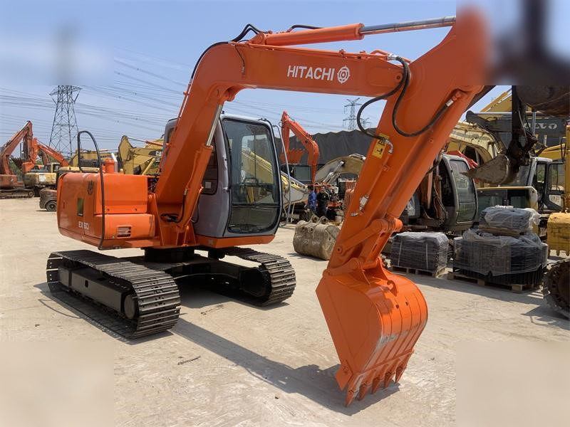 HITACHI EX60 LC-5 - Pelle sur chenille: photos 2 HITACHI EX60 LC-5 - Pelle sur chenille: photos 2