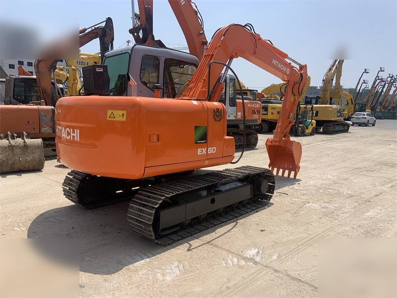 HITACHI EX60 LC-5 - Pelle sur chenille: photos 1 HITACHI EX60 LC-5 - Pelle sur chenille: photos 1