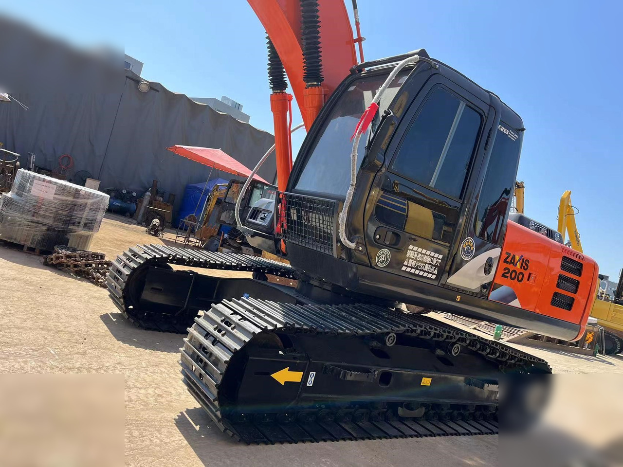 HITACHI ZX200-3G - Pelle sur chenille: photos 2 HITACHI ZX200-3G - Pelle sur chenille: photos 2