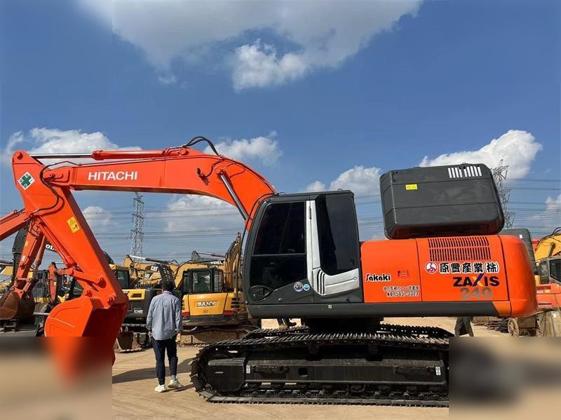 HITACHI ZX240-3 - Pelle sur chenille: photos 1 HITACHI ZX240-3 - Pelle sur chenille: photos 1