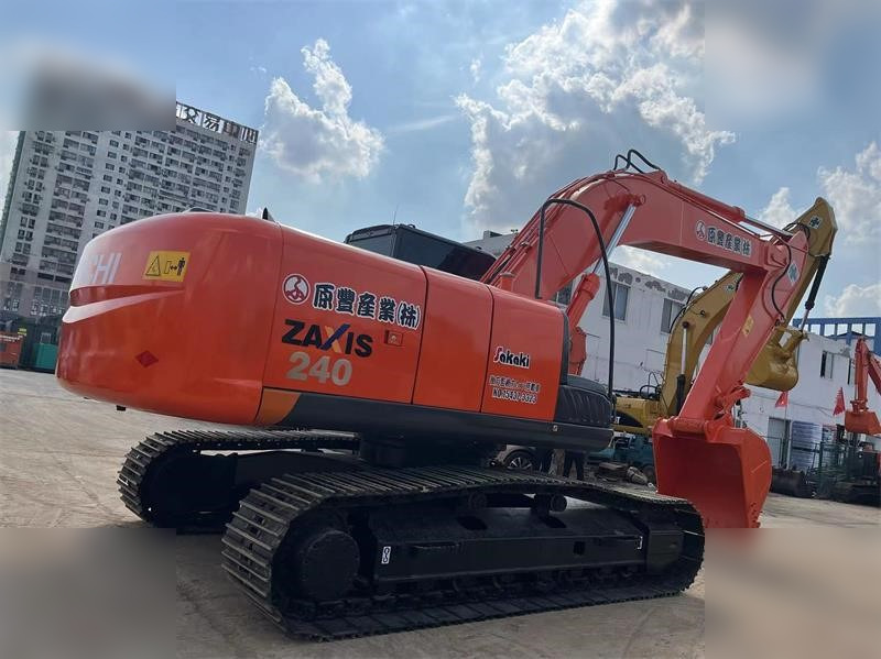 HITACHI ZX240-3 - Pelle sur chenille: photos 2 HITACHI ZX240-3 - Pelle sur chenille: photos 2