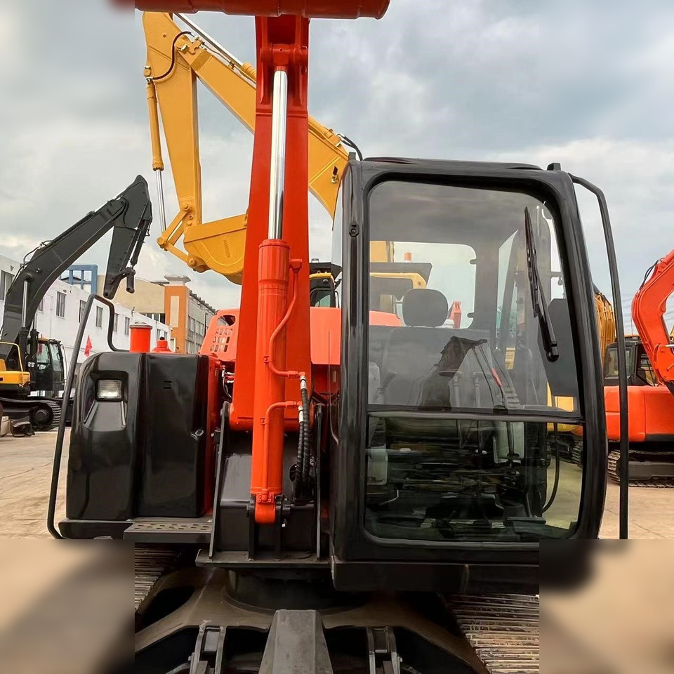 HITACHI ZX70 - Pelle sur chenille: photos 2 HITACHI ZX70 - Pelle sur chenille: photos 2