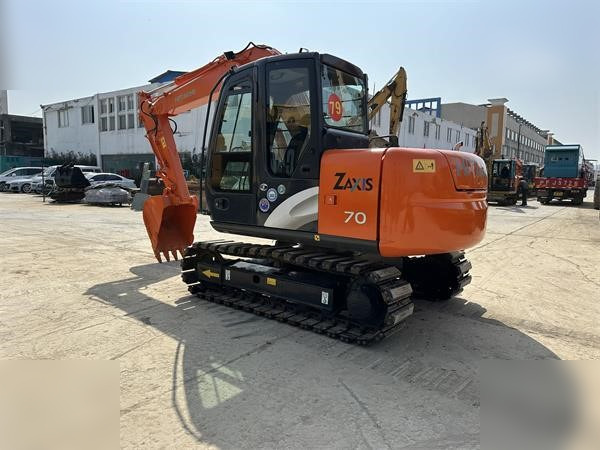 HITACHI ZX70 - Pelle sur chenille: photos 1 HITACHI ZX70 - Pelle sur chenille: photos 1
