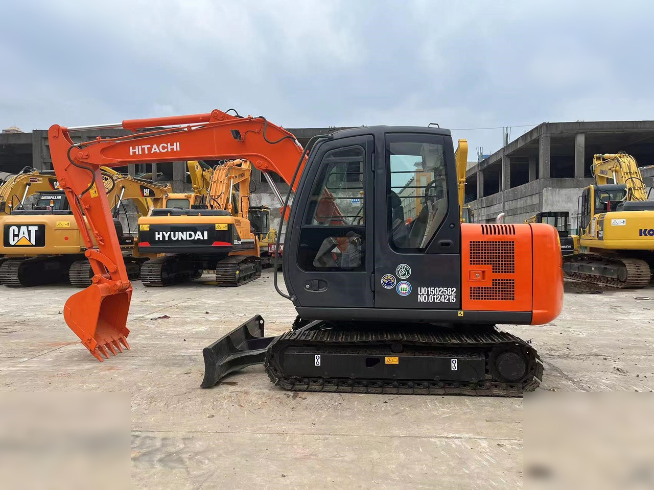 HITACHI ZX70 - Pelle sur chenille: photos 3 HITACHI ZX70 - Pelle sur chenille: photos 3