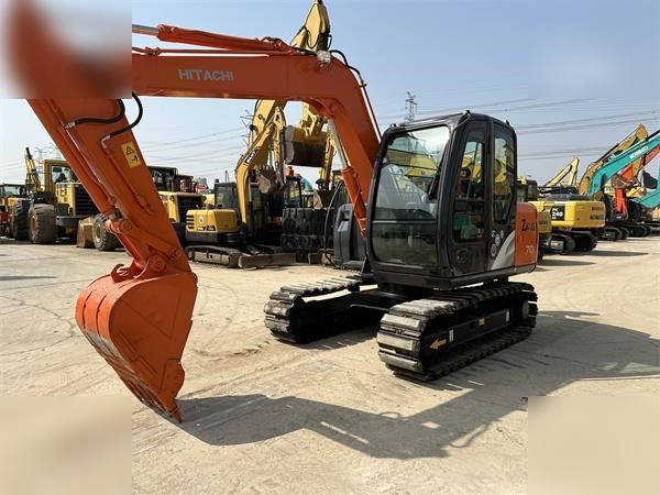 HITACHI ZX70 - Pelle sur chenille: photos 4 HITACHI ZX70 - Pelle sur chenille: photos 4