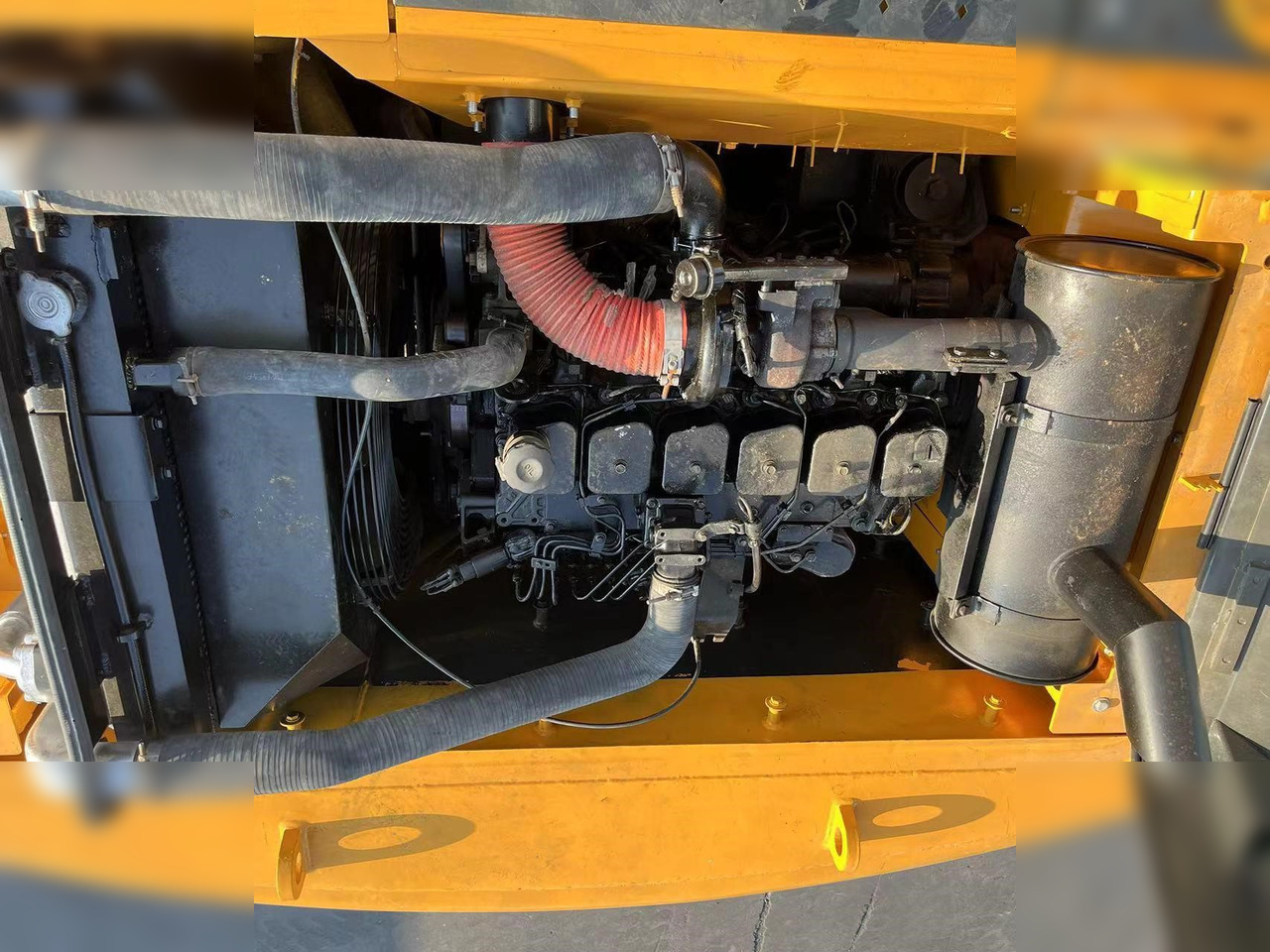 Pelle sur pneus HYUNDAI ROBEX 210W-9S: photos 9 Pelle sur pneus HYUNDAI ROBEX 210W-9S: photos 9