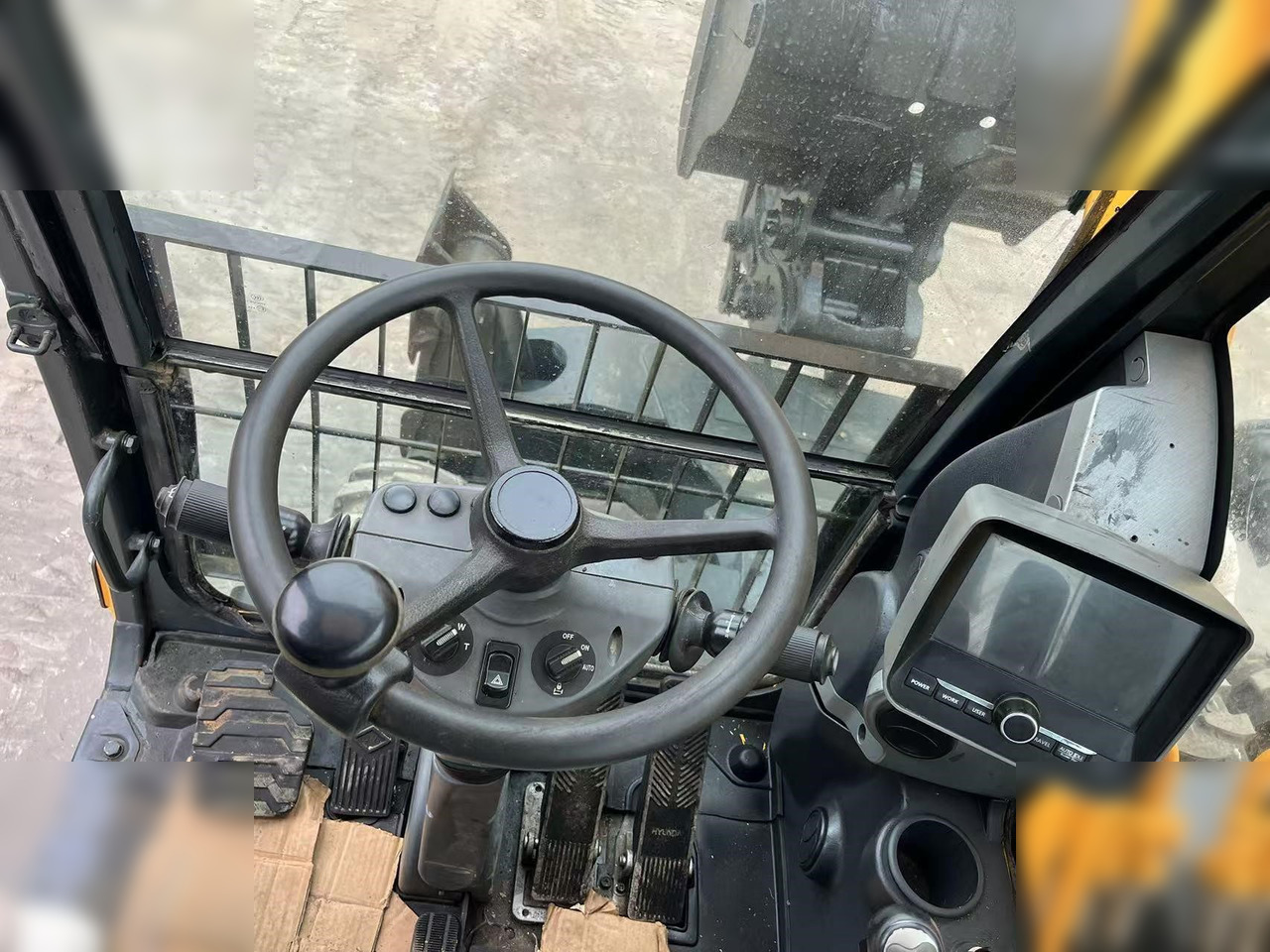 HYUNDAI ROBEX 210W-9S - Pelle sur pneus: photos 5 HYUNDAI ROBEX 210W-9S - Pelle sur pneus: photos 5