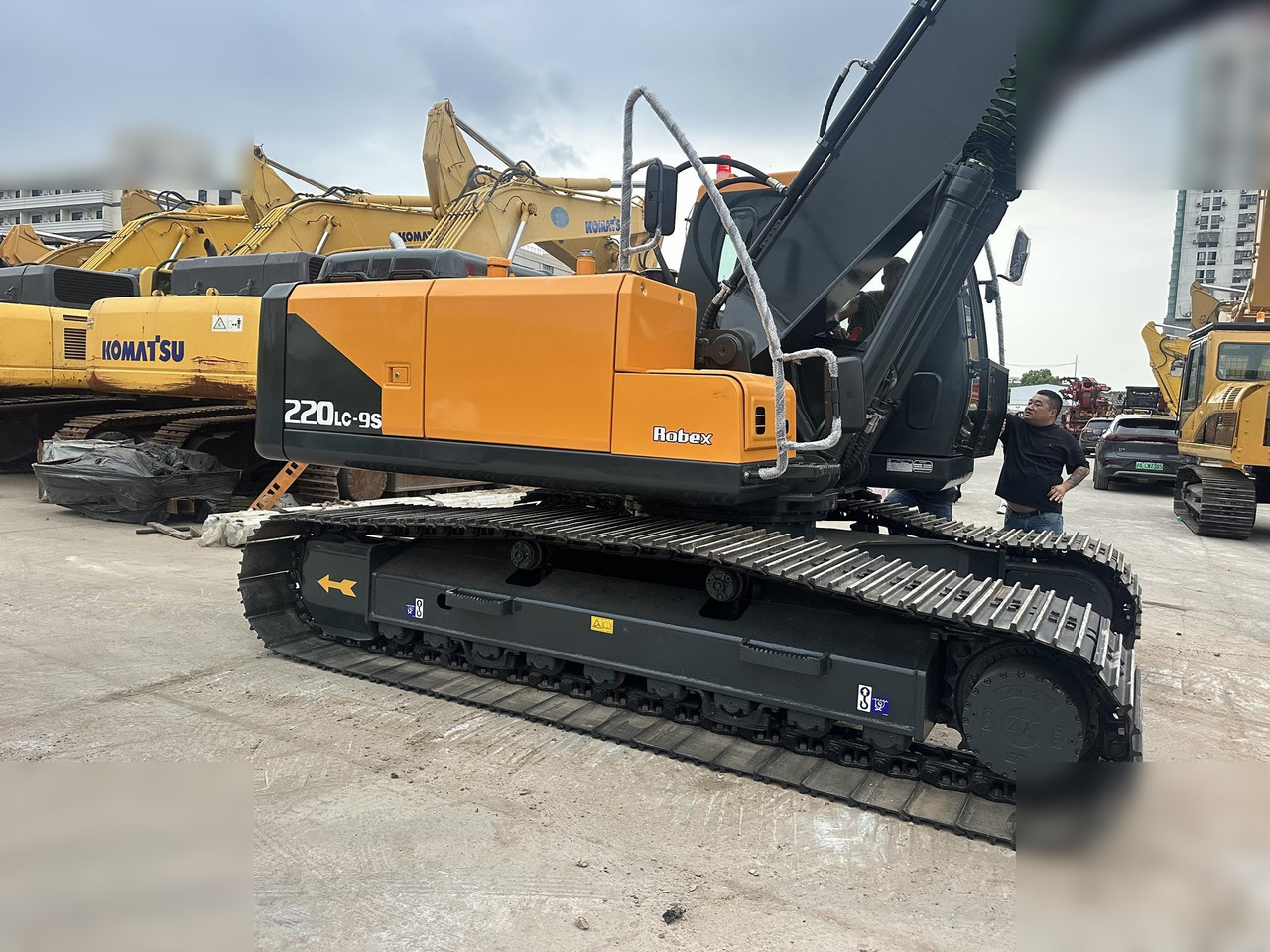 HYUNDAI ROBEX 220 LC-9S - Pelle sur chenille: photos 4 HYUNDAI ROBEX 220 LC-9S - Pelle sur chenille: photos 4