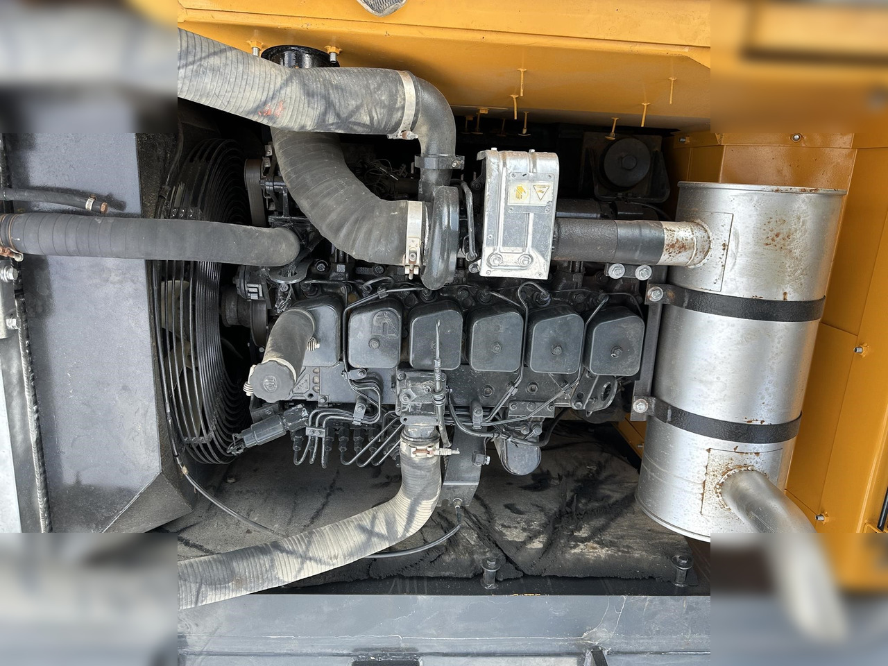 Pelle sur chenille HYUNDAI ROBEX 220 LC-9S: photos 6