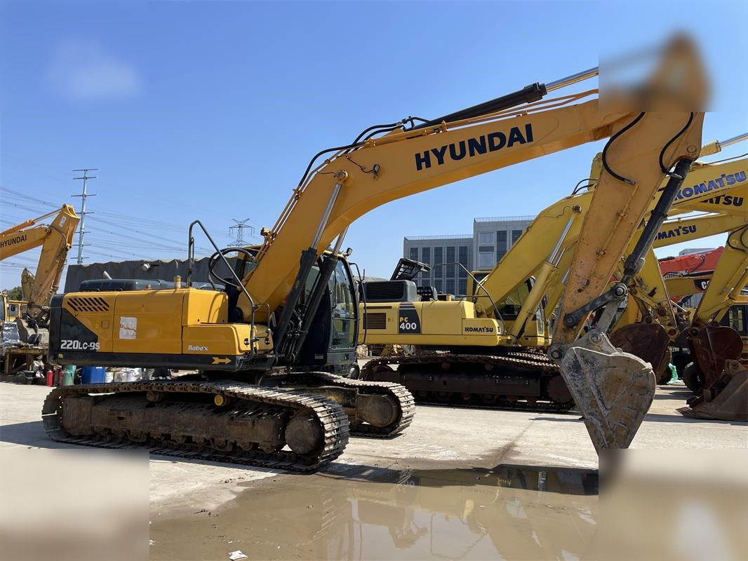 HYUNDAI ROBEX 220 LC-9S - Pelle sur chenille: photos 3 HYUNDAI ROBEX 220 LC-9S - Pelle sur chenille: photos 3