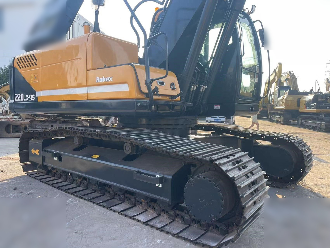 HYUNDAI ROBEX 220 LC-9S - Pelle sur chenille: photos 5 HYUNDAI ROBEX 220 LC-9S - Pelle sur chenille: photos 5
