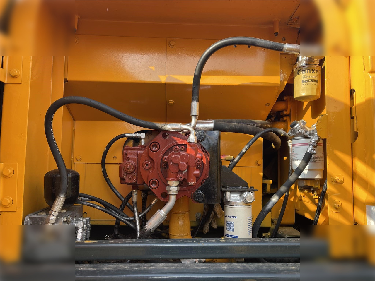 HYUNDAI ROBEX 220 LC-9S - Pelle sur chenille: photos 5 HYUNDAI ROBEX 220 LC-9S - Pelle sur chenille: photos 5