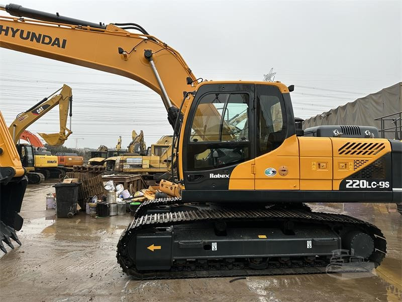 HYUNDAI ROBEX 220 LC-9S - Pelle sur chenille: photos 2 HYUNDAI ROBEX 220 LC-9S - Pelle sur chenille: photos 2