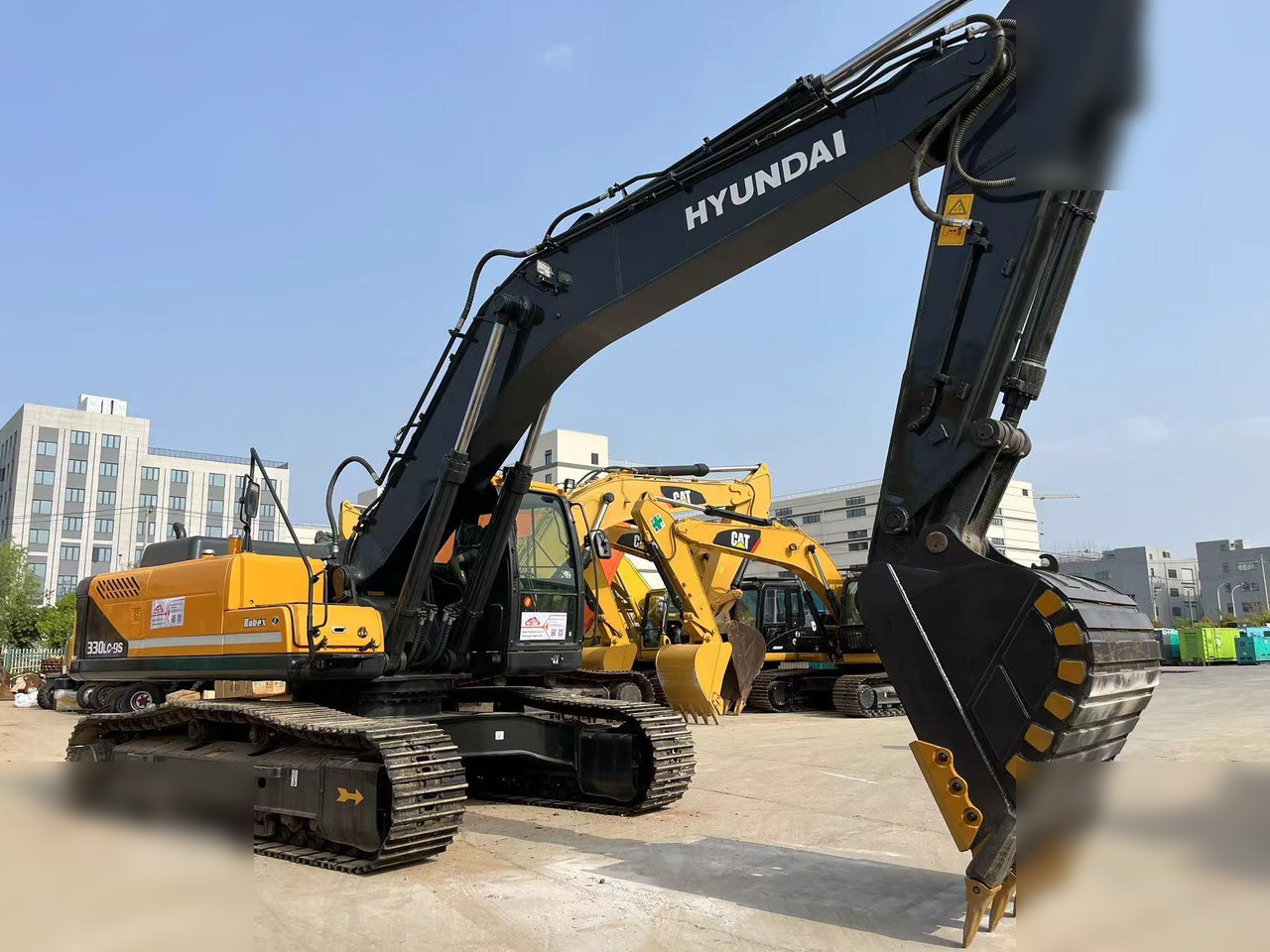 HYUNDAI ROBEX 330 LC-9S - Pelle sur chenille: photos 2 HYUNDAI ROBEX 330 LC-9S - Pelle sur chenille: photos 2