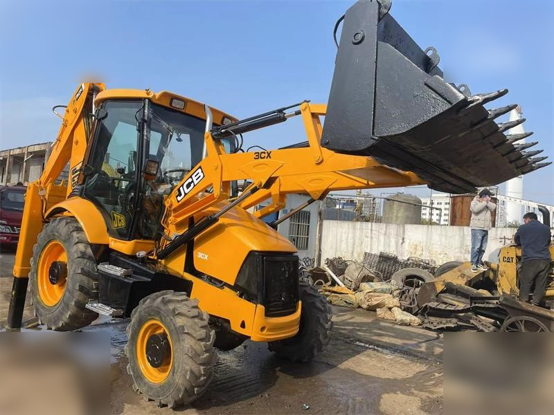 JCB 3CX - Tractopelle: photos 4 JCB 3CX - Tractopelle: photos 4