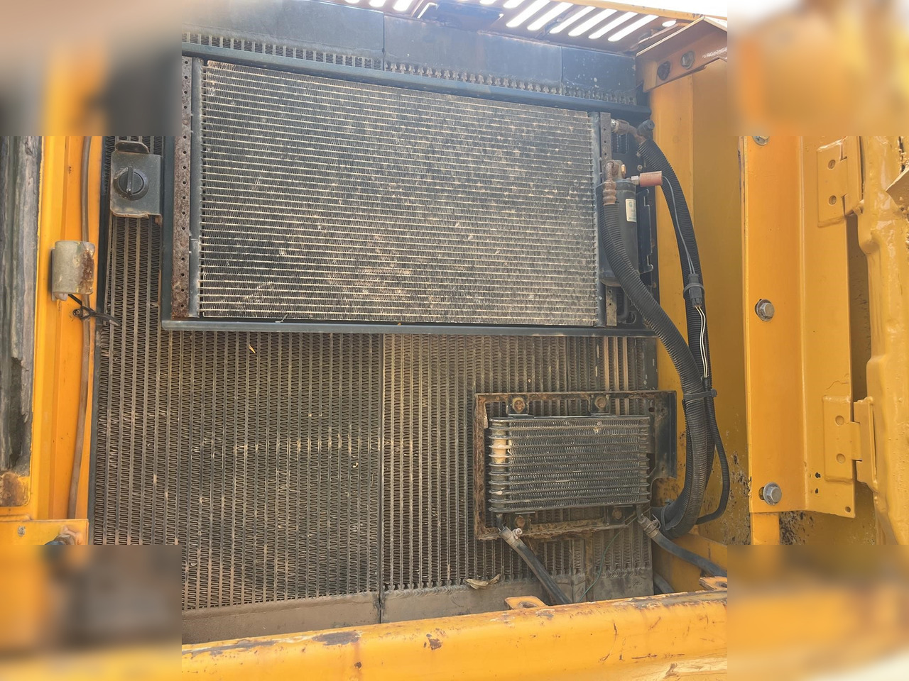 JCB JS220 LC - Pelle sur chenille: photos 5 JCB JS220 LC - Pelle sur chenille: photos 5