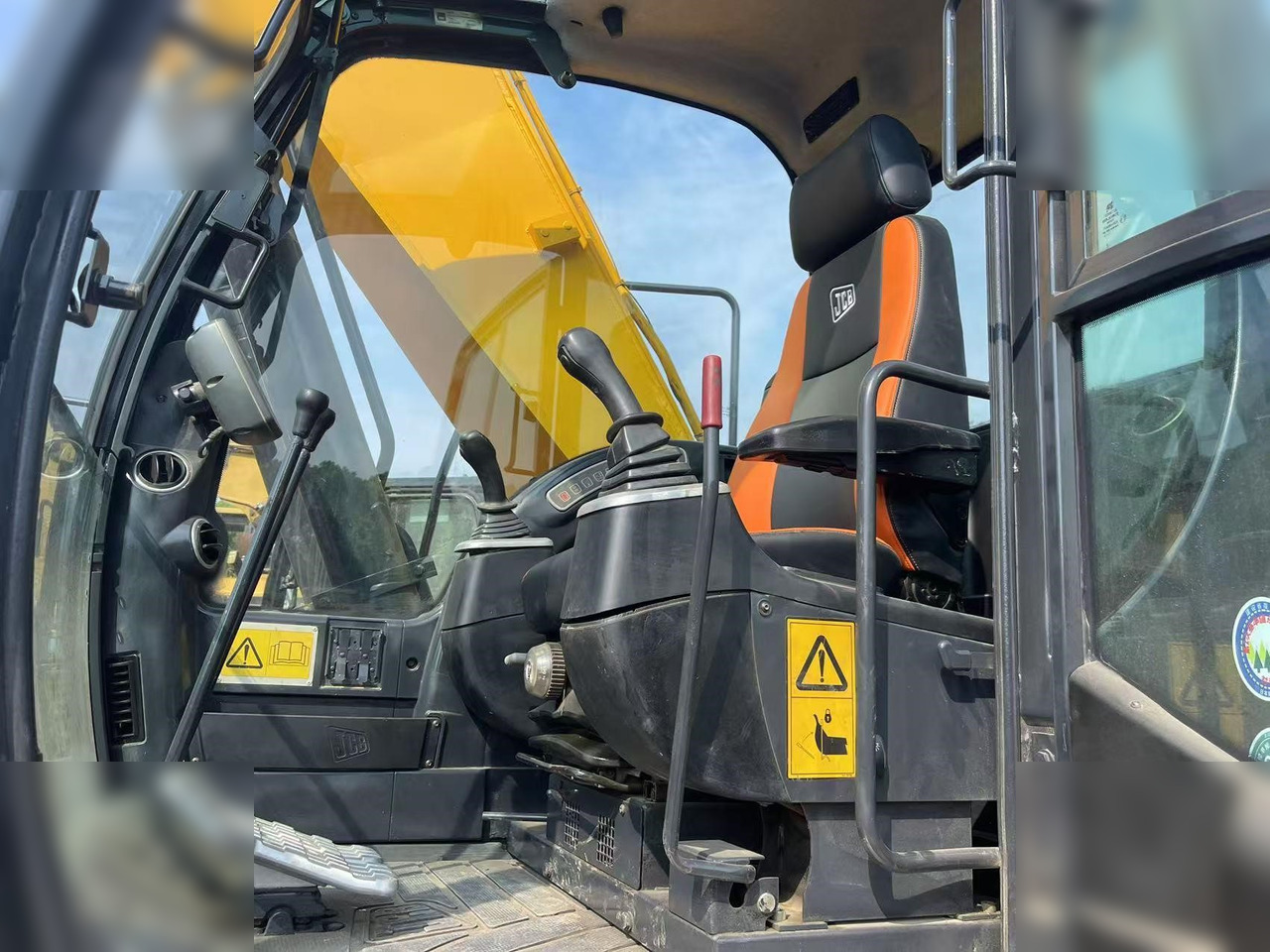 JCB JS220 LC - Pelle sur chenille: photos 5 JCB JS220 LC - Pelle sur chenille: photos 5