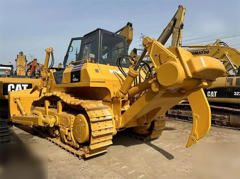KOMATSU D155A-5 - Bulldozer: photos 2 KOMATSU D155A-5 - Bulldozer: photos 2