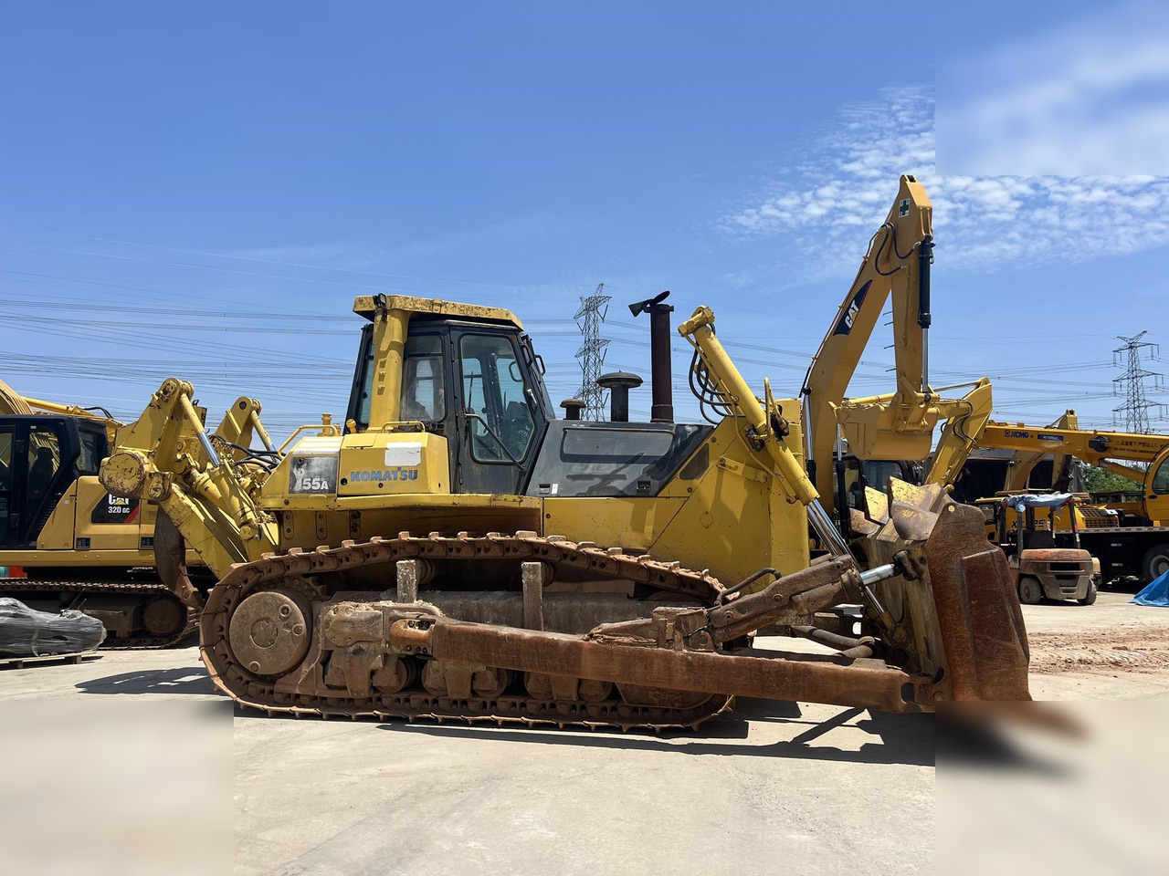 KOMATSU D155A-5 - Bulldozer: photos 1 KOMATSU D155A-5 - Bulldozer: photos 1
