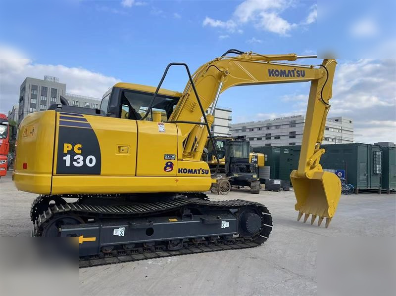 KOMATSU PC130-7 - Pelle sur chenille: photos 2 KOMATSU PC130-7 - Pelle sur chenille: photos 2