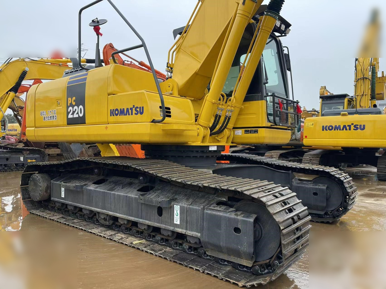 KOMATSU PC200-8 - Pelle sur chenille: photos 4 KOMATSU PC200-8 - Pelle sur chenille: photos 4