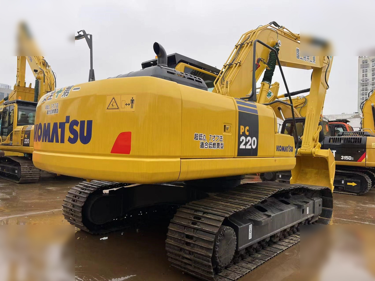 KOMATSU PC200-8 - Pelle sur chenille: photos 5 KOMATSU PC200-8 - Pelle sur chenille: photos 5