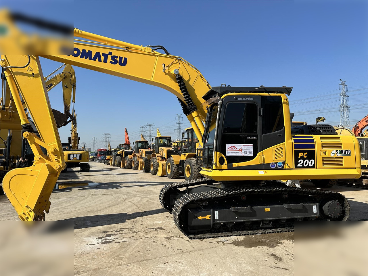 KOMATSU PC200-8 - Pelle sur chenille: photos 1 KOMATSU PC200-8 - Pelle sur chenille: photos 1