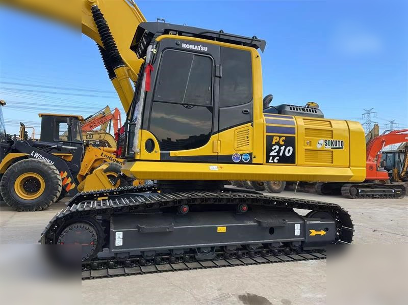 KOMATSU PC210 LC-8 - Pelle sur chenille: photos 5 KOMATSU PC210 LC-8 - Pelle sur chenille: photos 5