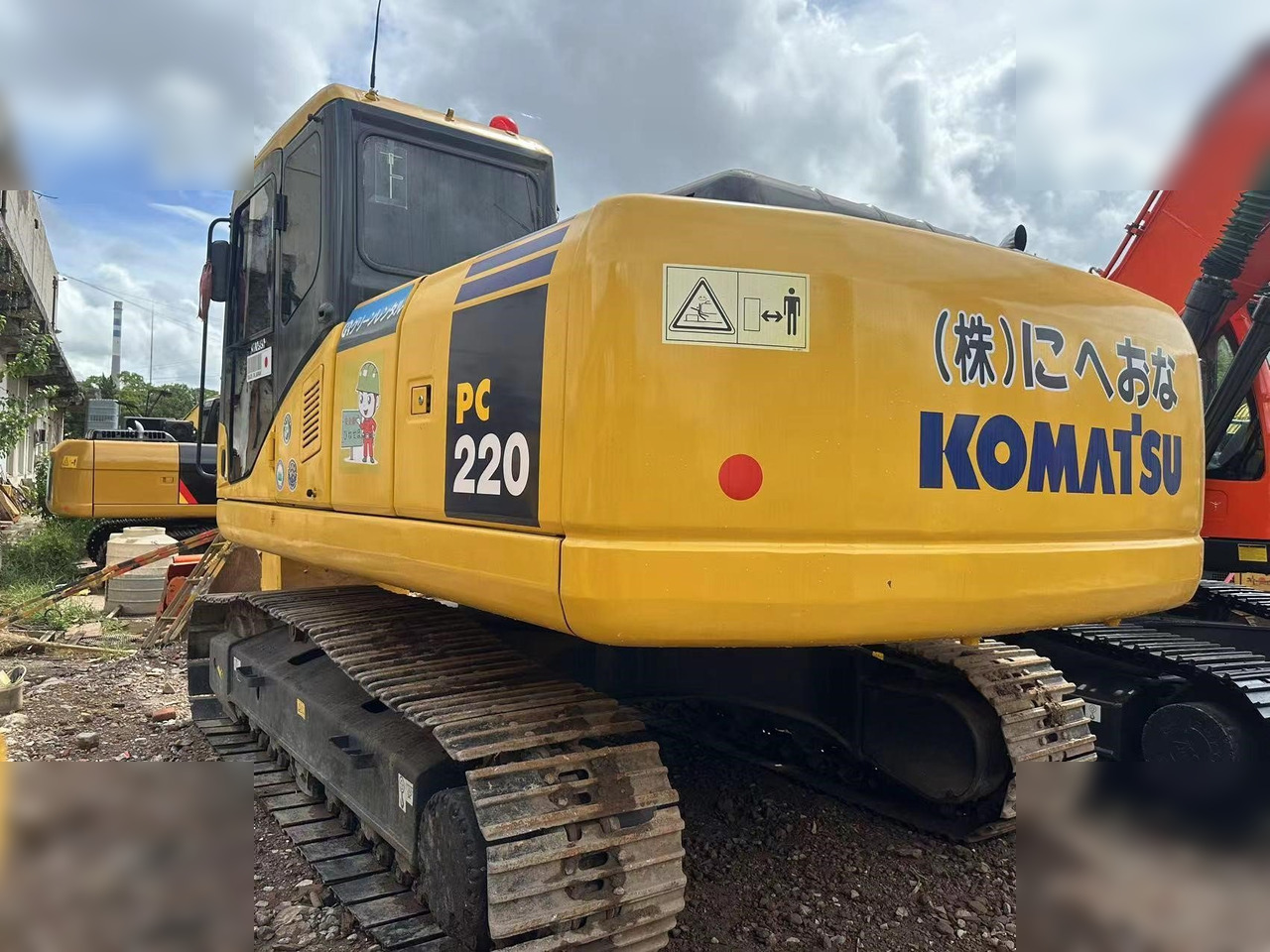 KOMATSU PC220-7 - Pelle sur chenille: photos 2 KOMATSU PC220-7 - Pelle sur chenille: photos 2