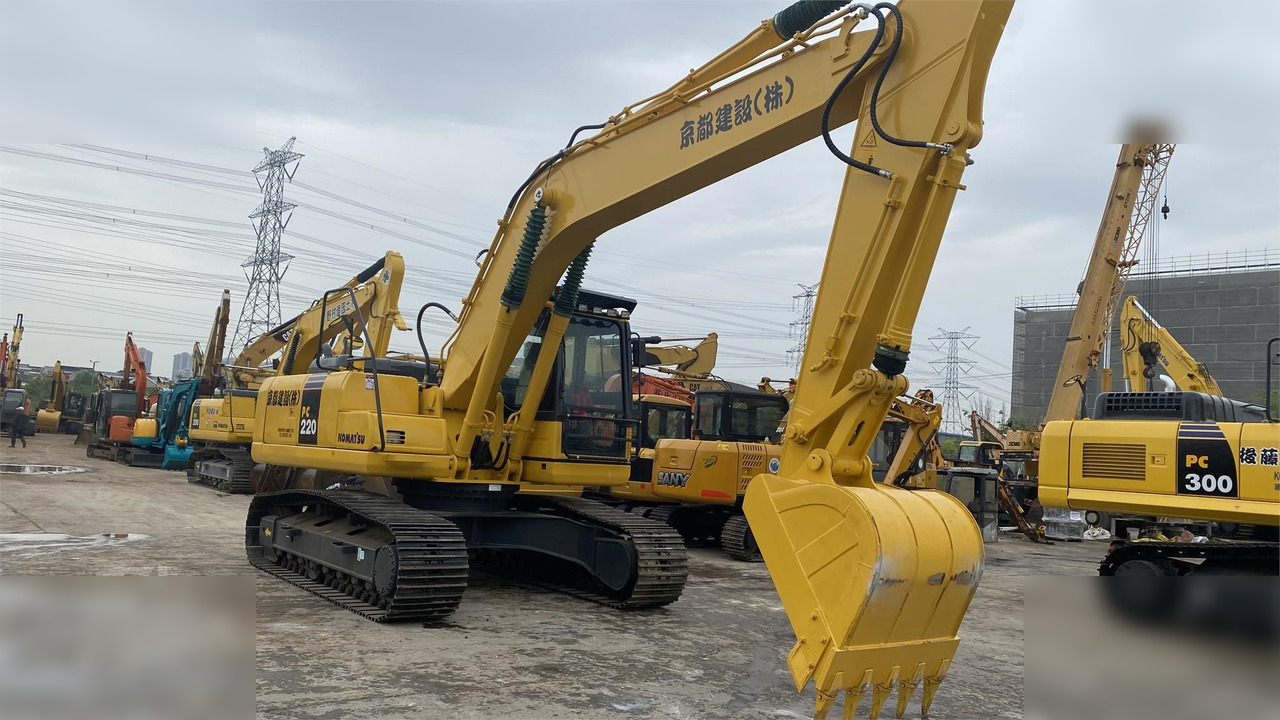 KOMATSU PC220-8 - Pelle sur chenille: photos 4 KOMATSU PC220-8 - Pelle sur chenille: photos 4