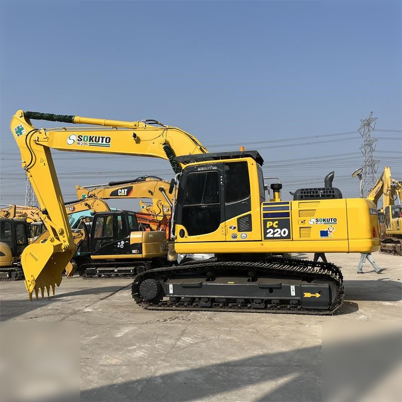 KOMATSU PC220-8 - Pelle sur chenille: photos 1 KOMATSU PC220-8 - Pelle sur chenille: photos 1