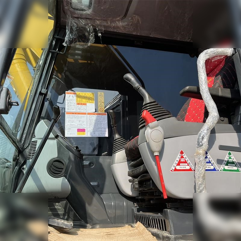 Pelle sur chenille KOMATSU PC220-8: photos 6